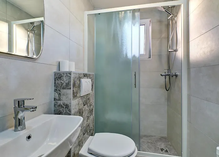 Eden Sea View Rooms