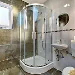 Πανσιόν Eden Sea View 3*
