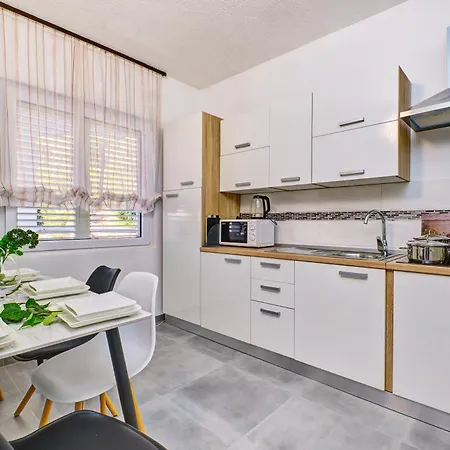 Eden Sea View Guest house 3*